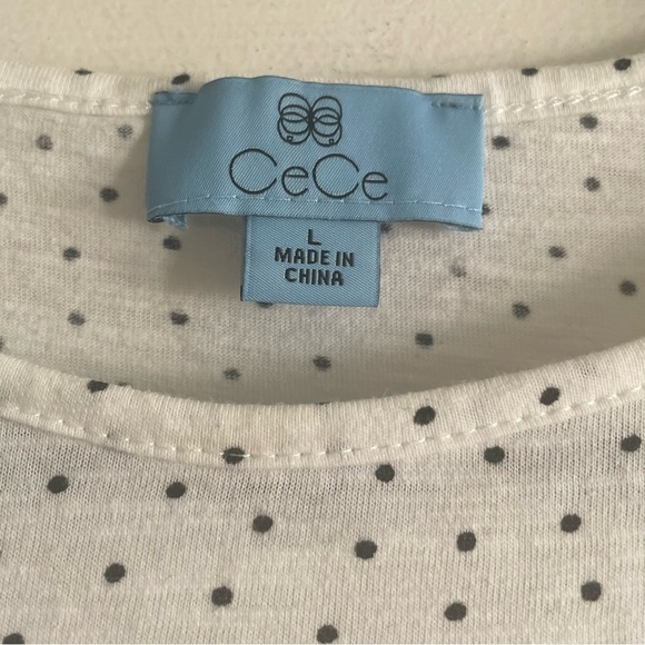 CeCe Ditsy Dot Tiered T-shirt. Pre-owned. - Picture 2 of 8